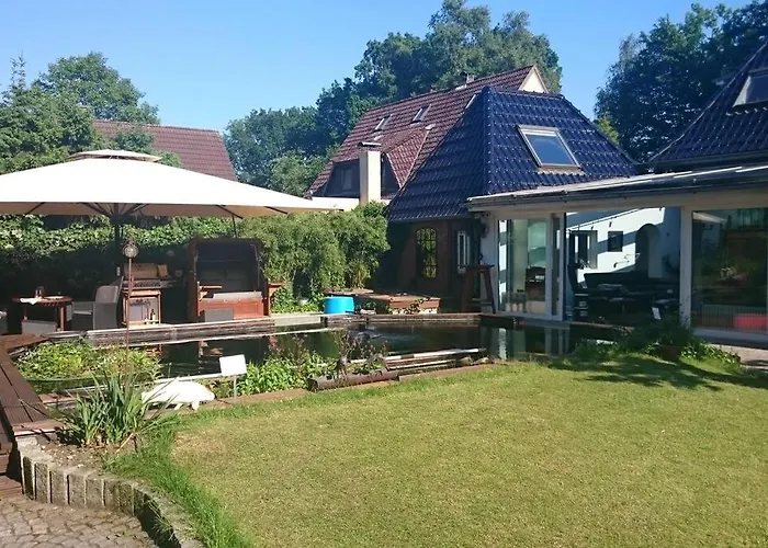 Stadtnahe Familienvilla Вилла